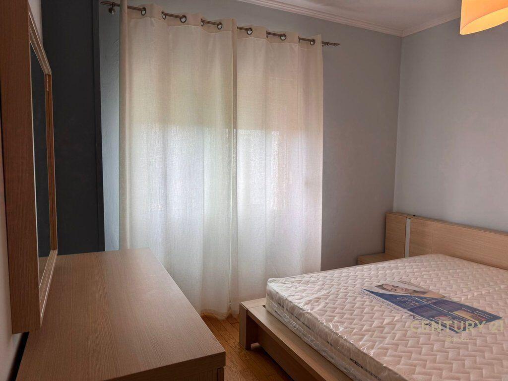 Apartament 2+1 Me Qira në Rrugën Mine Peza 620 € /Muaj