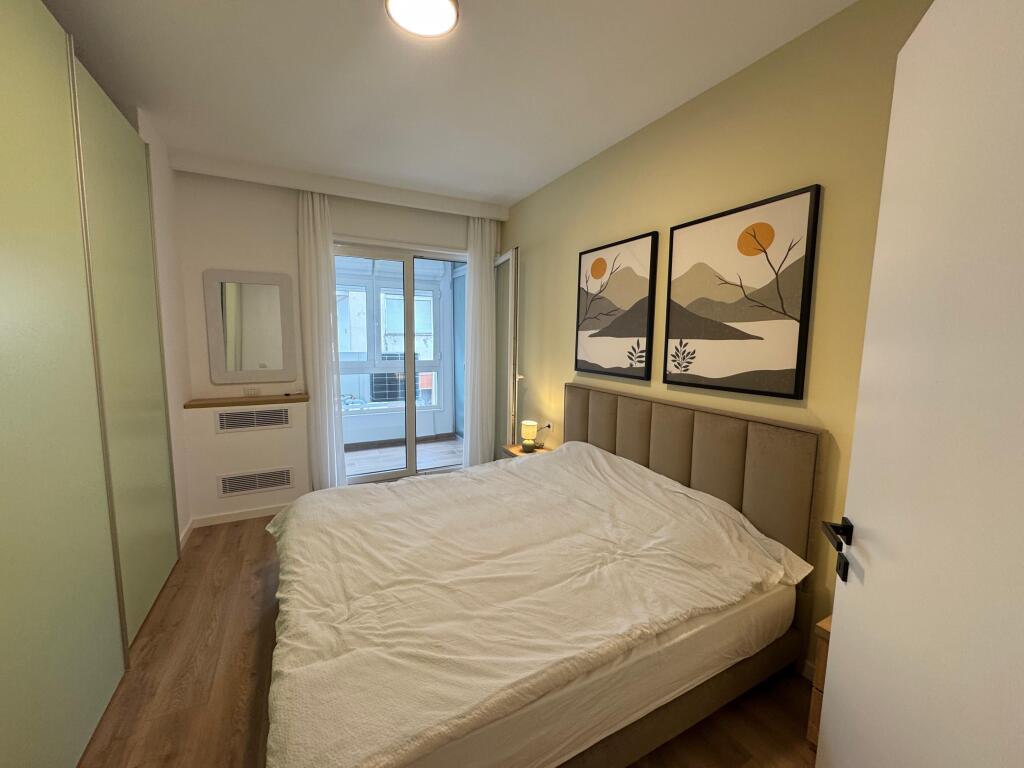 📣Affitto Appartamento 2+1📍Via Elbasani 🛣️Vicino alla Facoltà di Economia✨✨  🏢Nuova costruzione 🪜3° piano  🛋️Arredato  📐Superficie 102 m2 ☀️Orientamento Sud-Est 🔹Con 2 posti auto  💶Prezzo:1000€