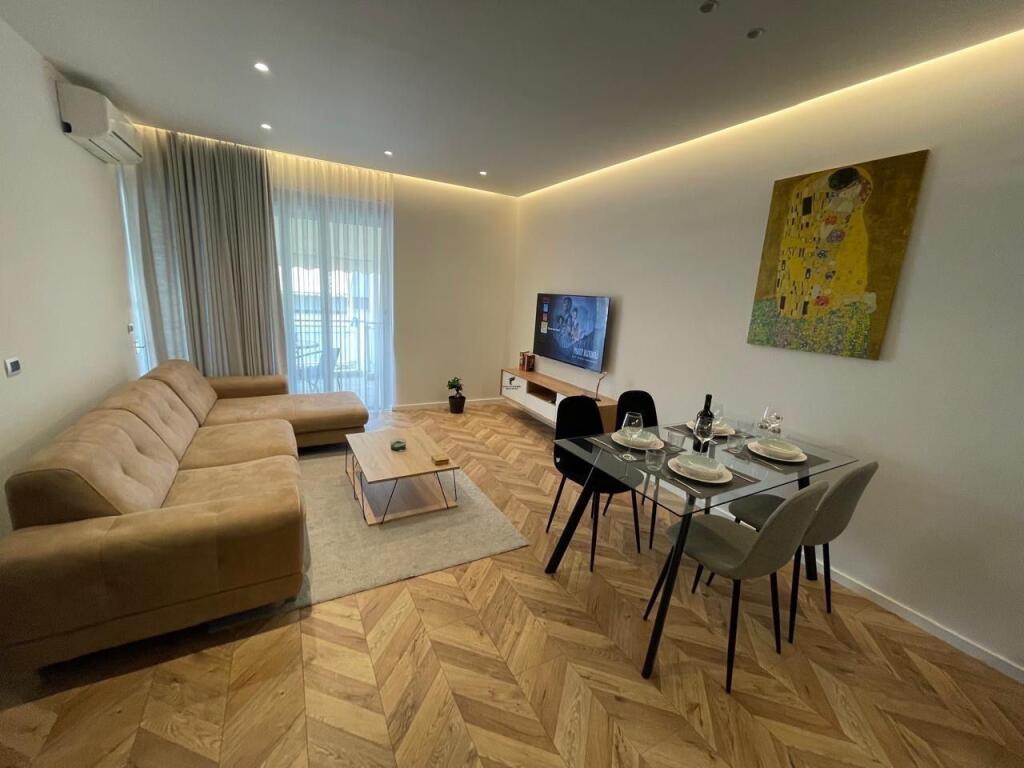 AFFITTASI APPARTAMENTO 1+1 COMUNE DI PARIGI 800 EURO