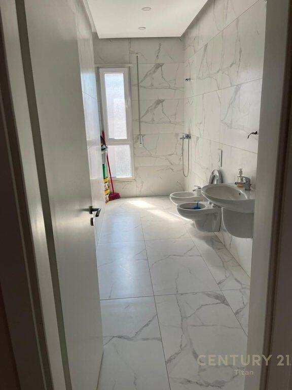 Shitet Apartament 2+1+2 ne Kamez!