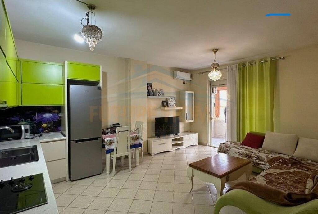 Apartment 2+1 for sale – Unaza e Re, near bar “Xhamero”