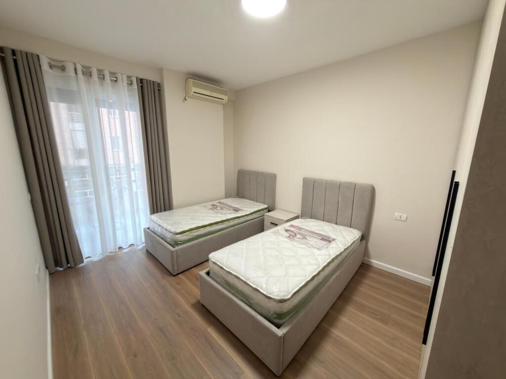 📣Apartment for sale 2+1+2 📍 Misto Mame, Çabej buildings – Thoma Koxhaj Street 📐 101 m² | 2nd floor with elevator 📑 With mortgage – purchase possibility with credit 🛋️ Fully furnished, never lived in before 🌅 West orientation 🌀 Distributing corridor 🏠 Balcony connecting all rooms 💶 Price: 160 Million Leke 📞 Contact: