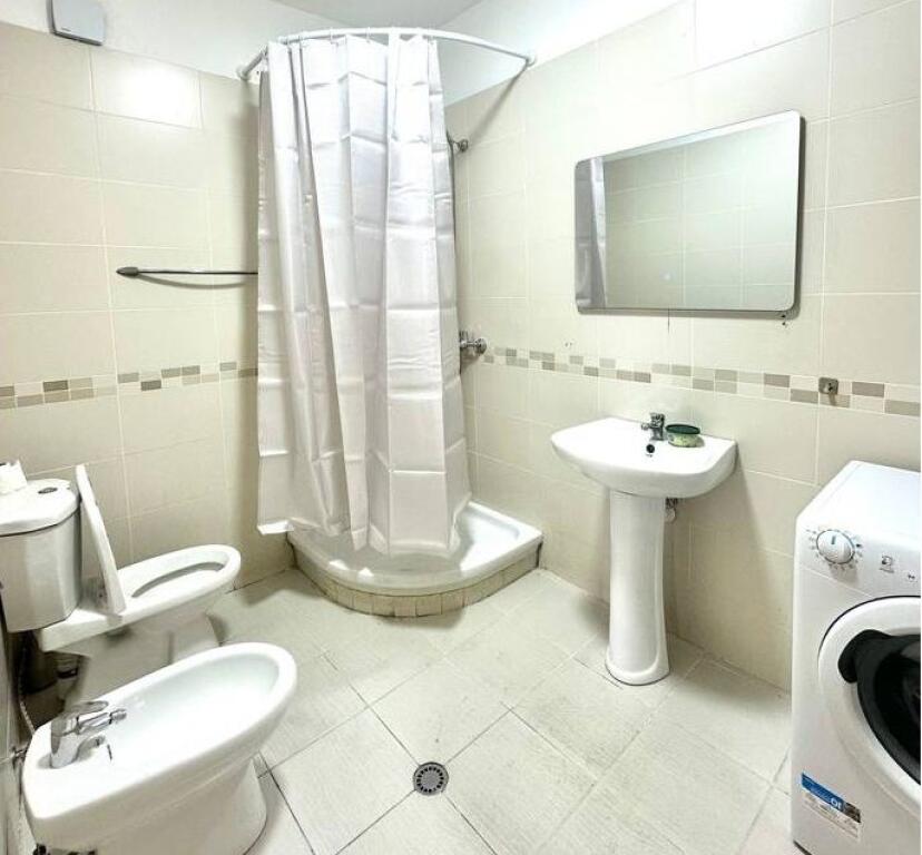 APPARTAMENTO 3+1+2 PER UFFICIO O RESIDENZA VICINO AL COMPLESSO HALILI.