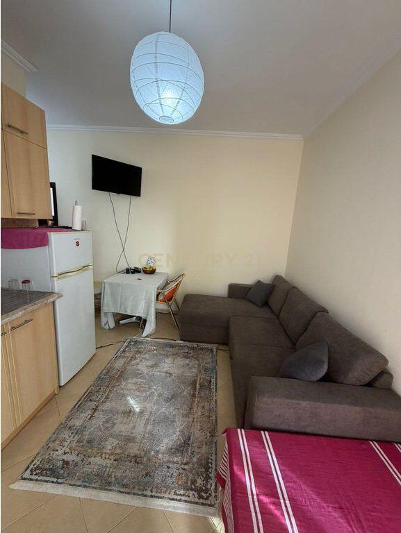 SHITET APARTAMENT 1+1 NE GOLEM PRANE DETIT