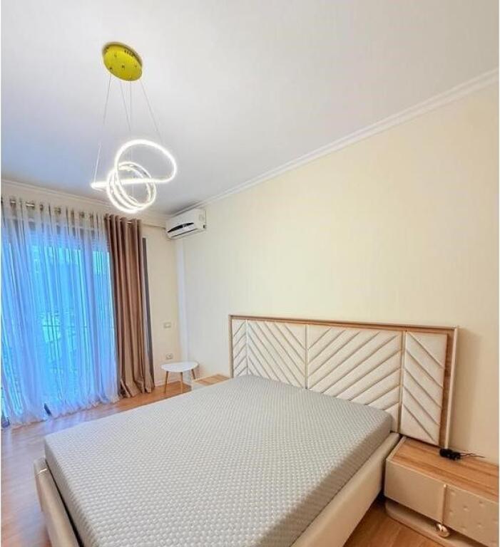 Appartamento Moderno 2+1 in Affitto in Via Kosovarëve – Posizione Ricercata!