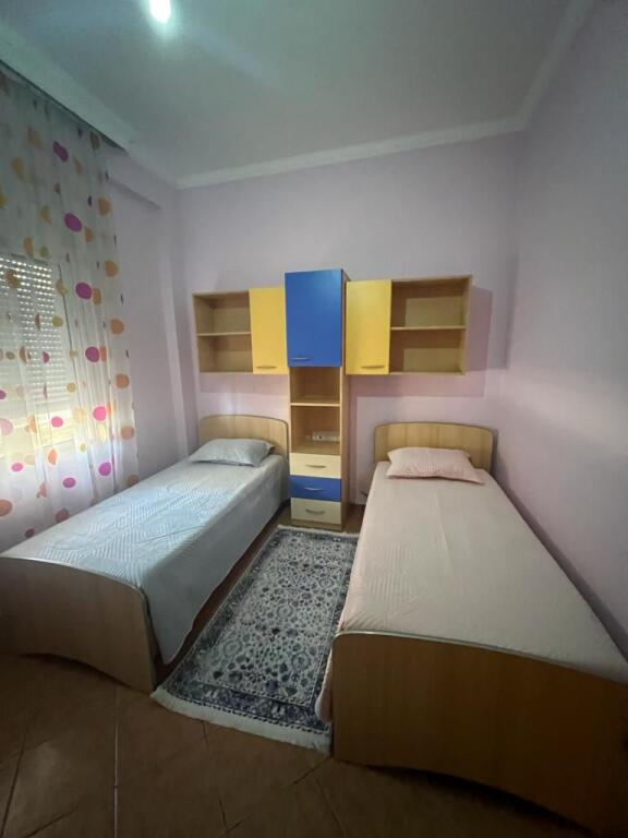 Apartament me Qera 2+1+2WC , Lungomare me pamje Deti, Vija e Pare. VLORE