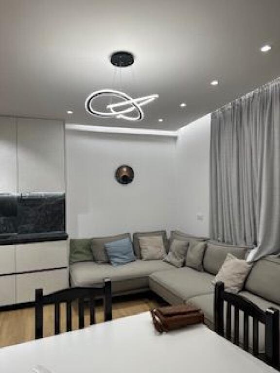 Apartament 2+1+ parking te isha fusha mobilim modern