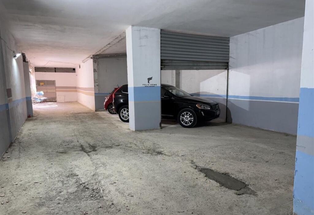 SHITEN 4 POSTE PARKIMI 75 M2 KODRA E DIELLIT 1 125.000 EURO