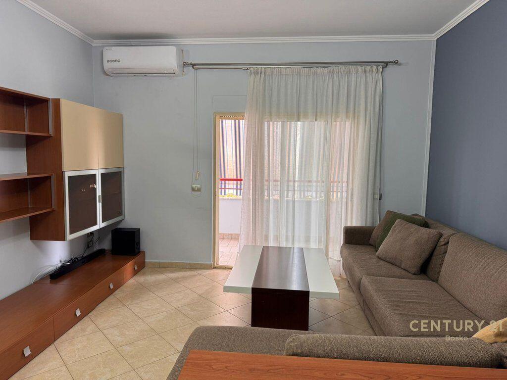 Apartament 2+1 Me Qira në Rrugën Mine Peza 620 € /Muaj