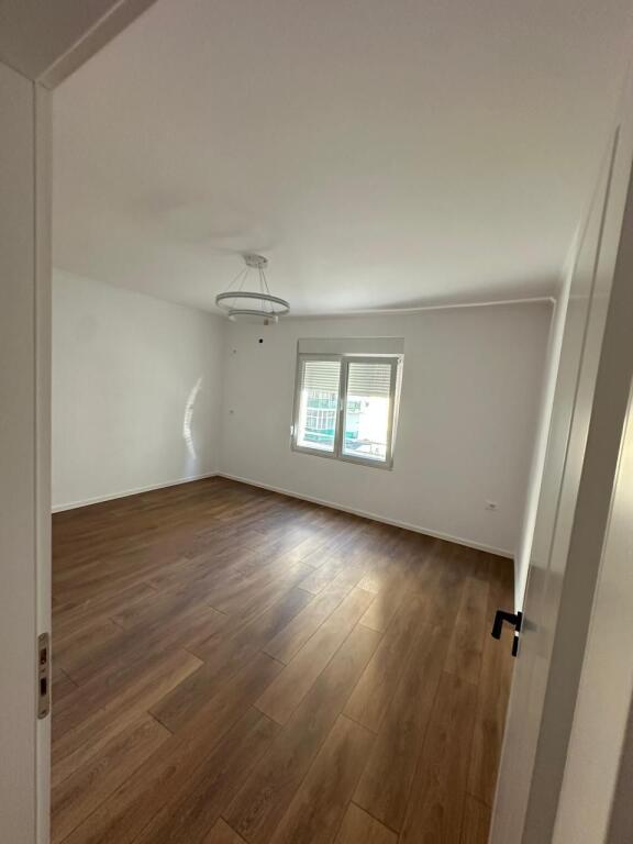 🏡 Shitet Apartament 1+1