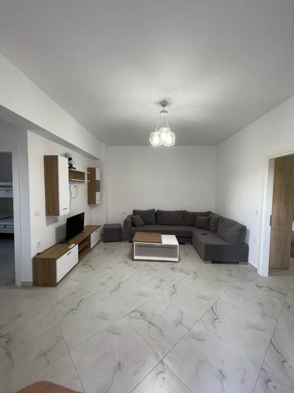 1° PIANO DI UNA VILLA DI 3 PIANI 2+1 IN AFFITTO A KENETE DURRES