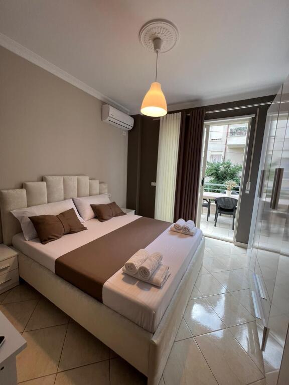 Apartament 1+1 per qira , Rruga Peti tek Liqeni i Thate!