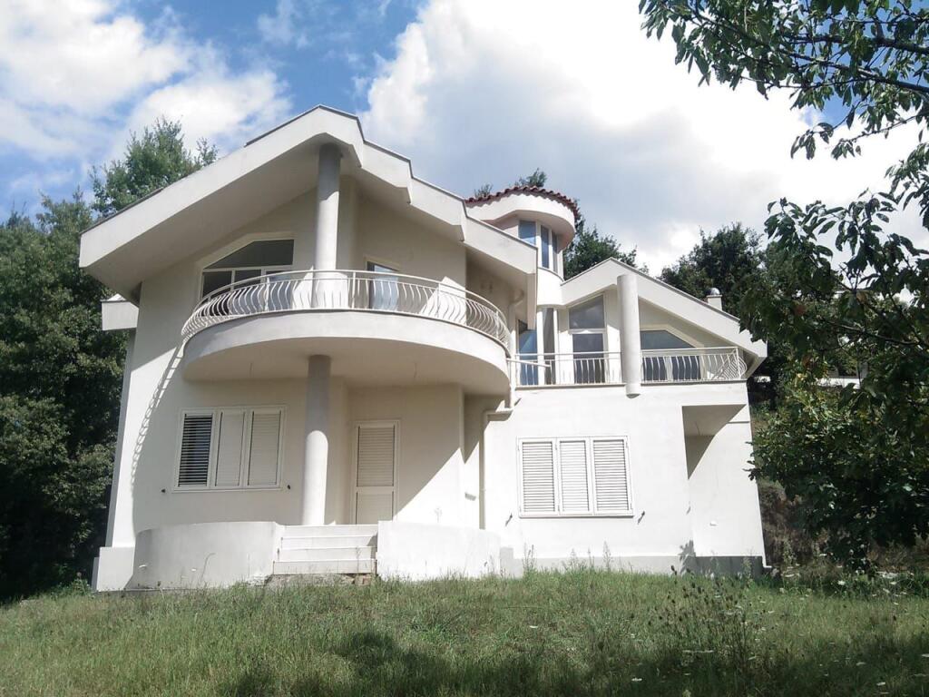 TWO-STORY VILLA FOR SALE WITH AN AREA OF 247 M2