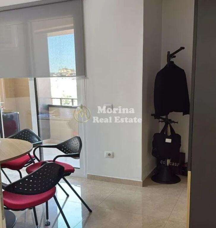 Affitto, Locale Commerciale, Myslym Shyri, 1400 Euro/Mese