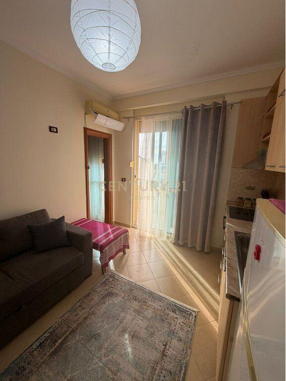 SHITET APARTAMENT 1+1 NE GOLEM PRANE DETIT