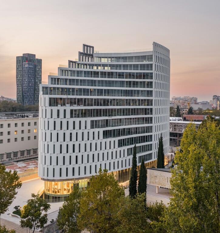 UFFICIO IN VENDITA UFFICIO IN VENDITA 515 M2 CENTRO 3.200.000 EURO