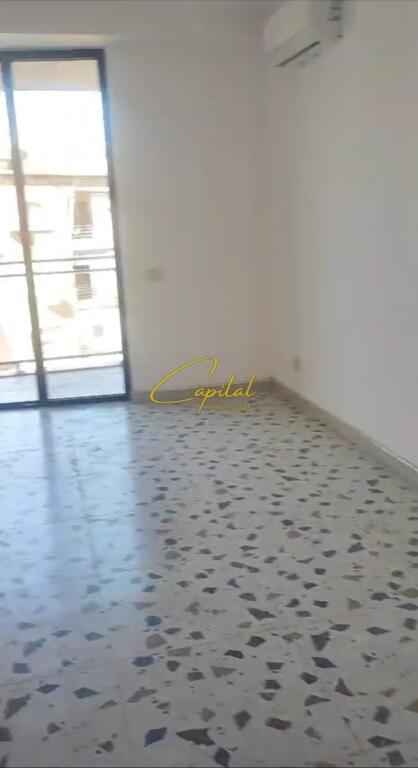 OFFICE FOR RENT 62 M2 MINE PEZA STREET 62,000 LEKE