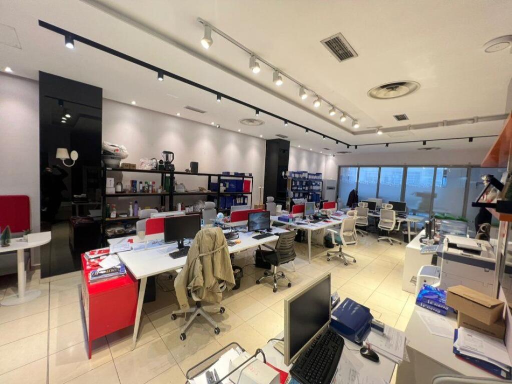 Ufficio in Affitto in Via Kavaja (ID BZ2739) Tirana