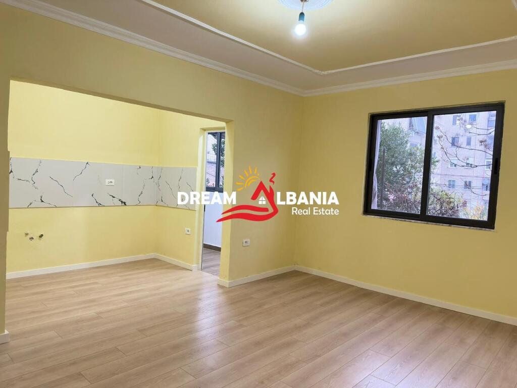 Appartamento 1+1 in vendita presso la Scuola Bajram Curri (ID 4119449)
