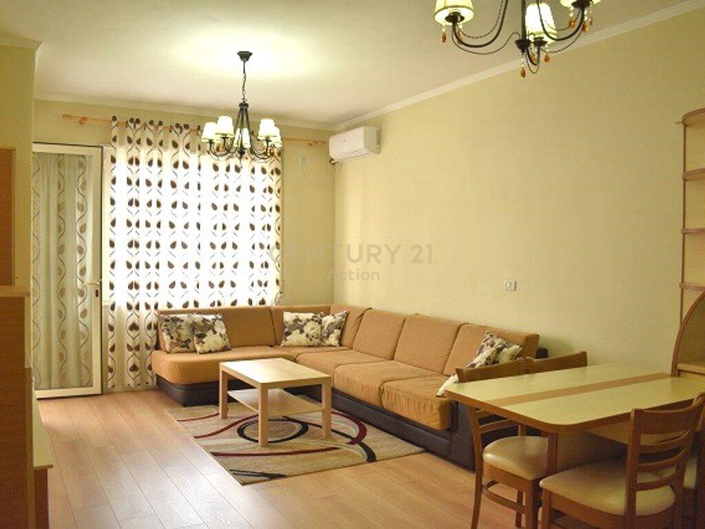 VENDIAMO APPARTAMENTO 1+1, VIA KARL GEGA! 160.000 €