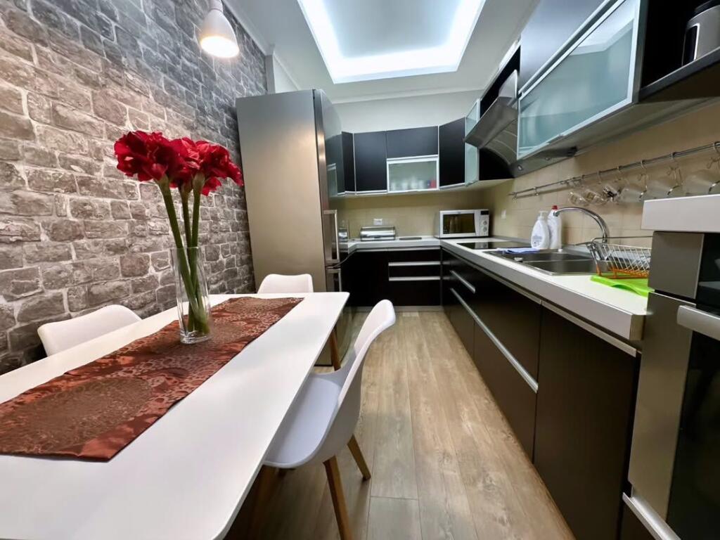 Myslym Shyri  🔺️ Affittiamo appartamento con garage:  2+1+balcone