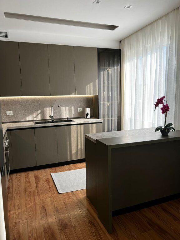 VILLA IN AFFITTO INVESTITA A PRUSH VICINO AL KOMBINAT