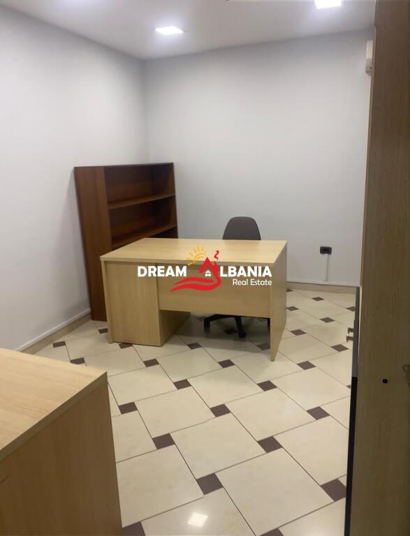 Ambient per zyre  me qera ne Bllok prae Juvenilies ne Tirane (ID 42611269)
