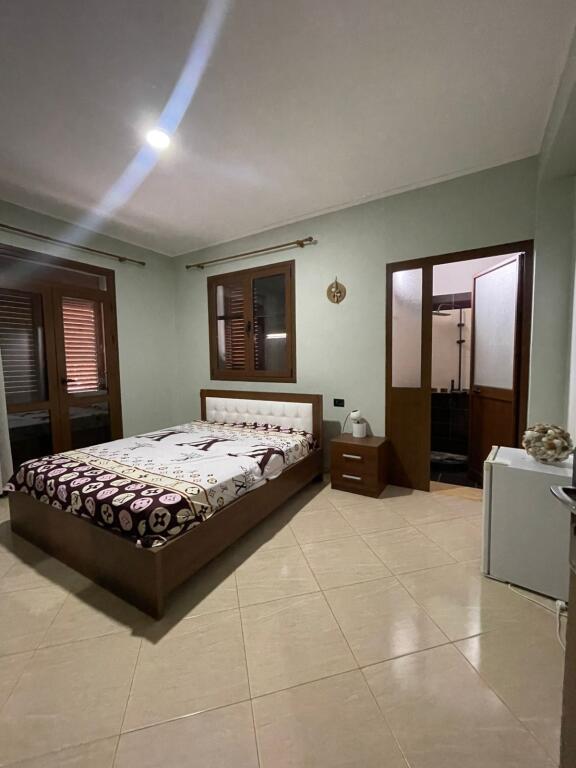 🏡 VILLA SU TRE PIANI IN VENDITA, GOLFO DI LALËZ
