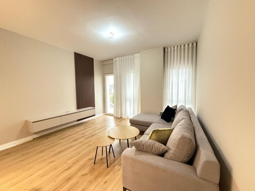 Qira, Apartament modern 1+1+Post Parkim, Zogut te Zi!