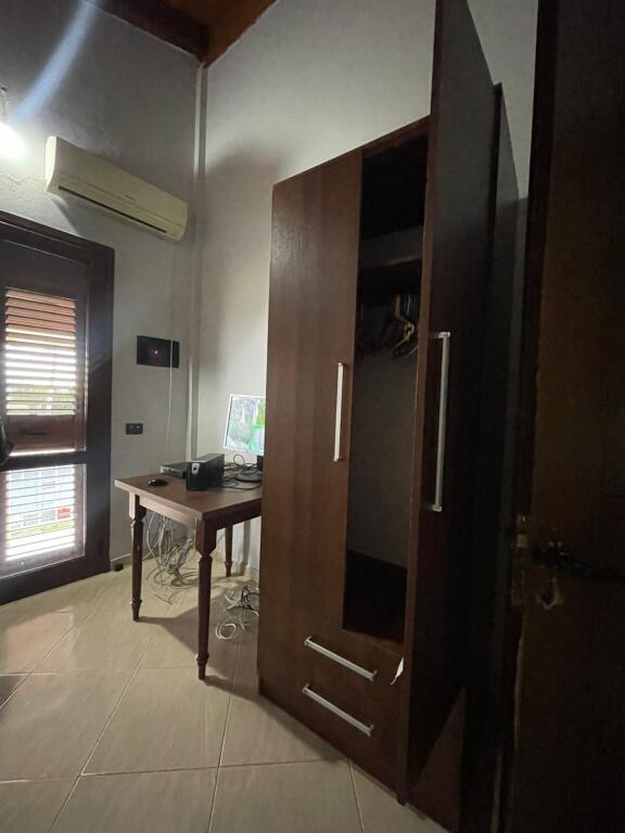 🏡 VILLA SU TRE PIANI IN VENDITA, GOLFO DI LALËZ