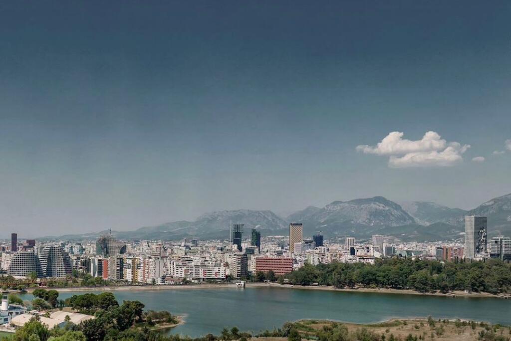 FOR SALE APARTMENT 2+1+2 DRY LAKE
