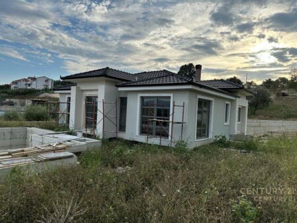 Individual Villa with Pool for Sale in Farke!