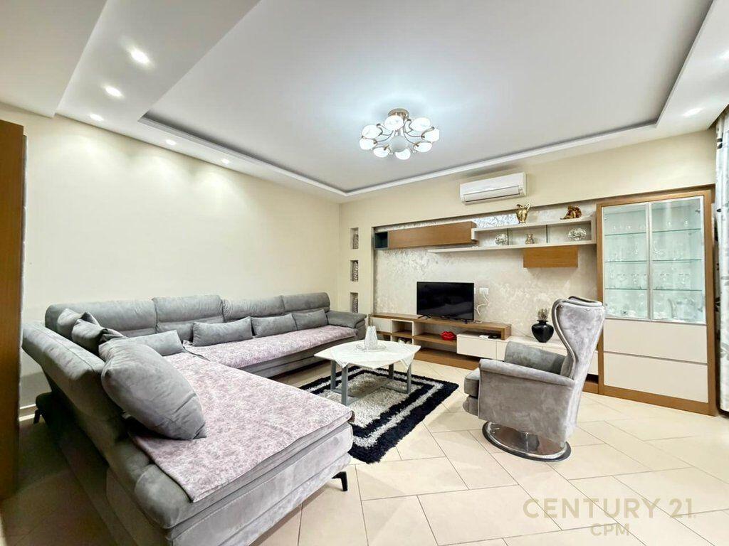 APARTAMENT 2+1 PER QIRA TEK LIQENI THATE!