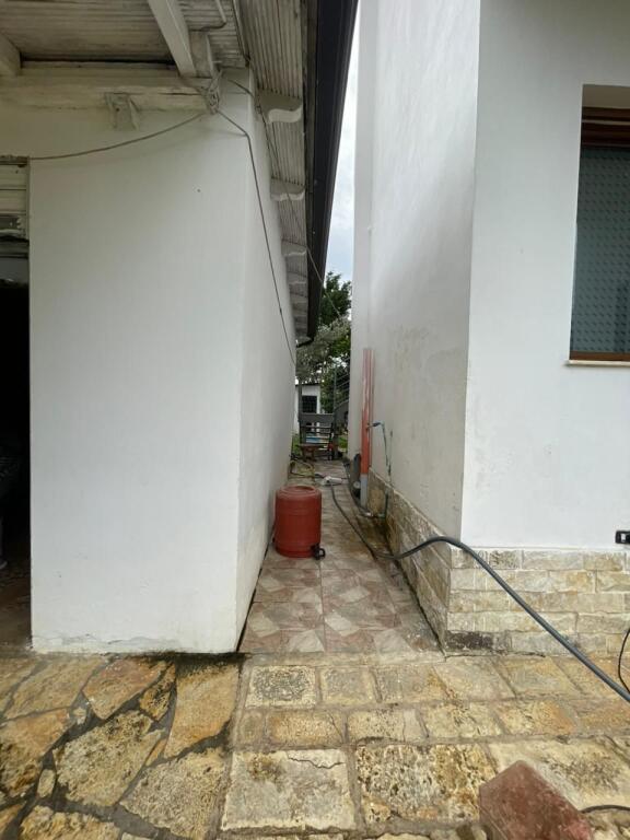 🏡 VILLA SU TRE PIANI IN VENDITA, GOLFO DI LALËZ