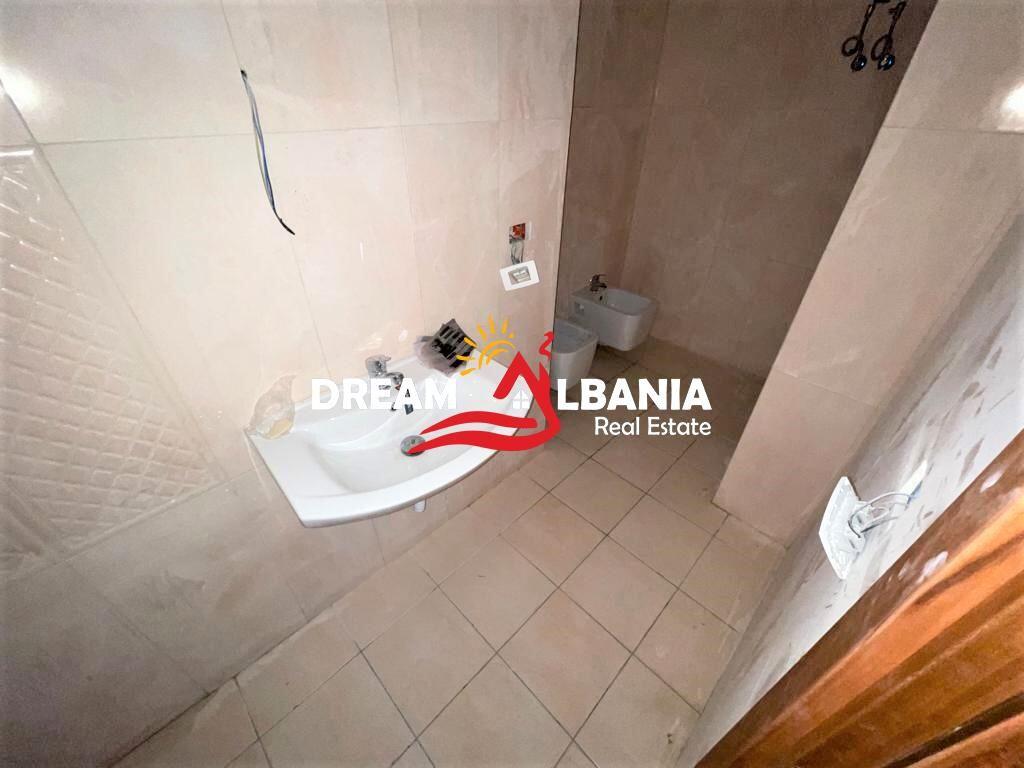 Office for rent in Bllok near Sky Tower in Tirana (ID 4261775)