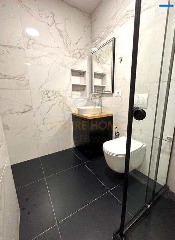 In affitto, Appartamento 3+1 – Centro, Tirana