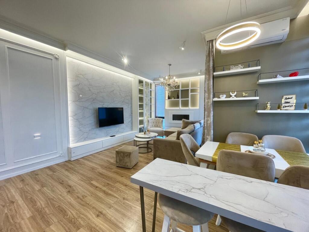 APARTAMENT 2+1+2 PLUS PARKIM ME QIRA TE PARK GATE!