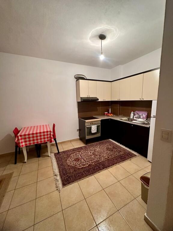 APARTAMENT 1+1 per shitje Astir