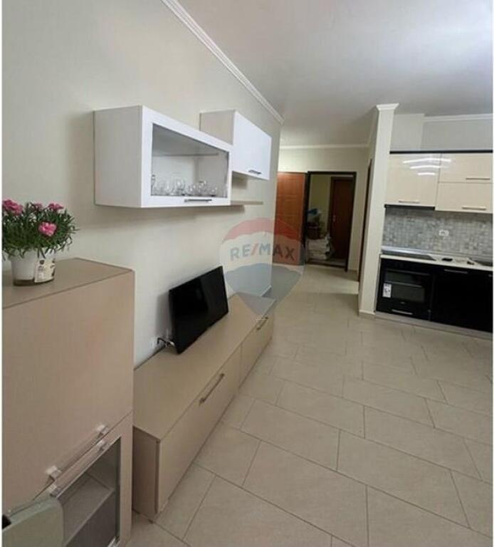 Apartament 2+1 me qira – Pallatet Çabej, Tiranë!