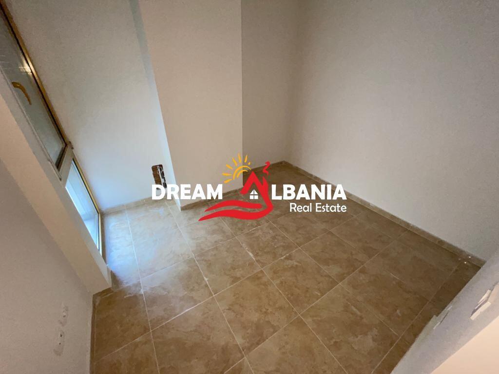 Office for rent in Bllok near Sky Tower in Tirana (ID 4261775)
