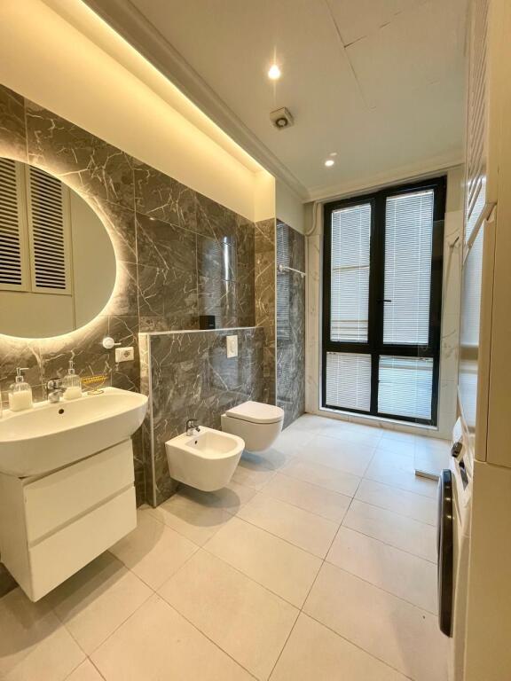 APARTAMENT 2+1+2 PLUS PARKIM ME QIRA TE PARK GATE!
