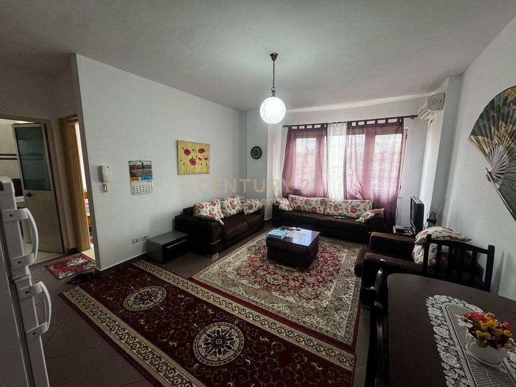 Apartament 1+1 me qira në rrugën Mine Peza