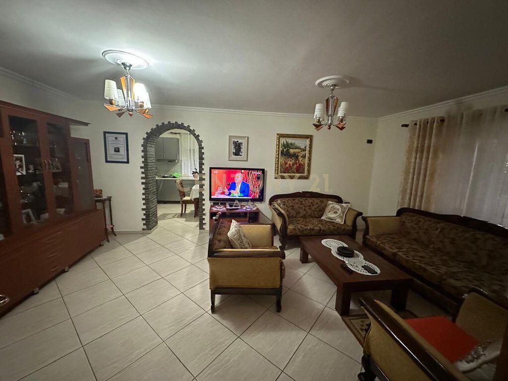 Villa for sale in Kinostudios, near the Grand Ring – Invest in comfort and privacy.