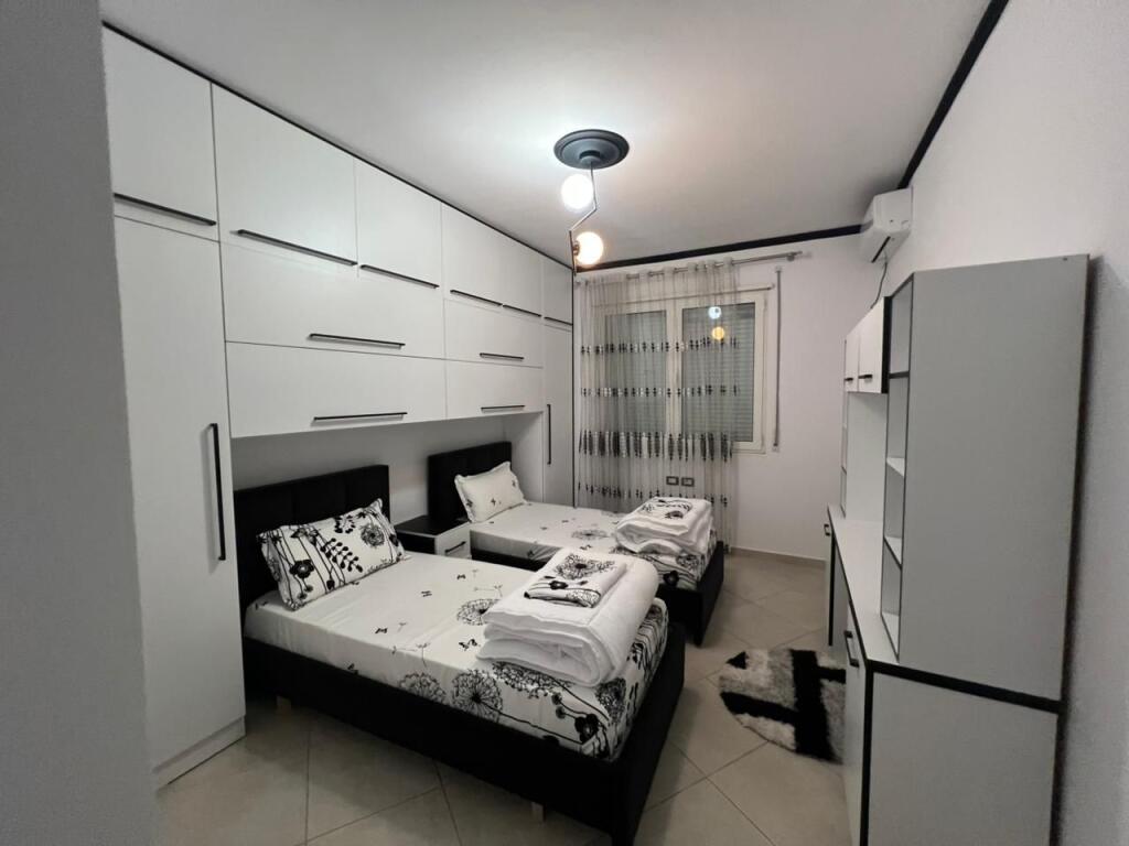 Apartament për qera – Liqeni i Thatë