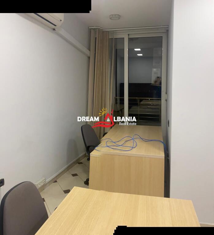 Ambient per zyre  me qera ne Bllok prae Juvenilies ne Tirane (ID 42611269)