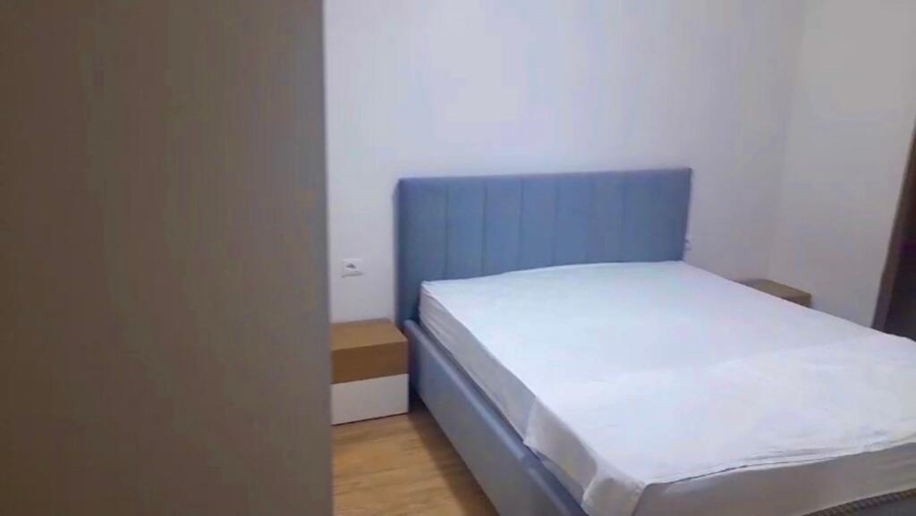 Apartament 2+1 per qera tek Kom.. Molla ne astir