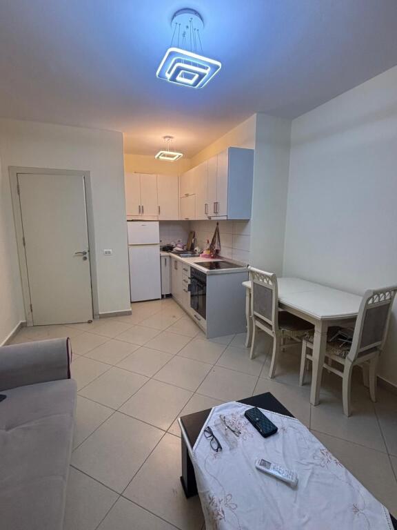 Affittasi appartamento 1+1 in Via Dibres 500 €