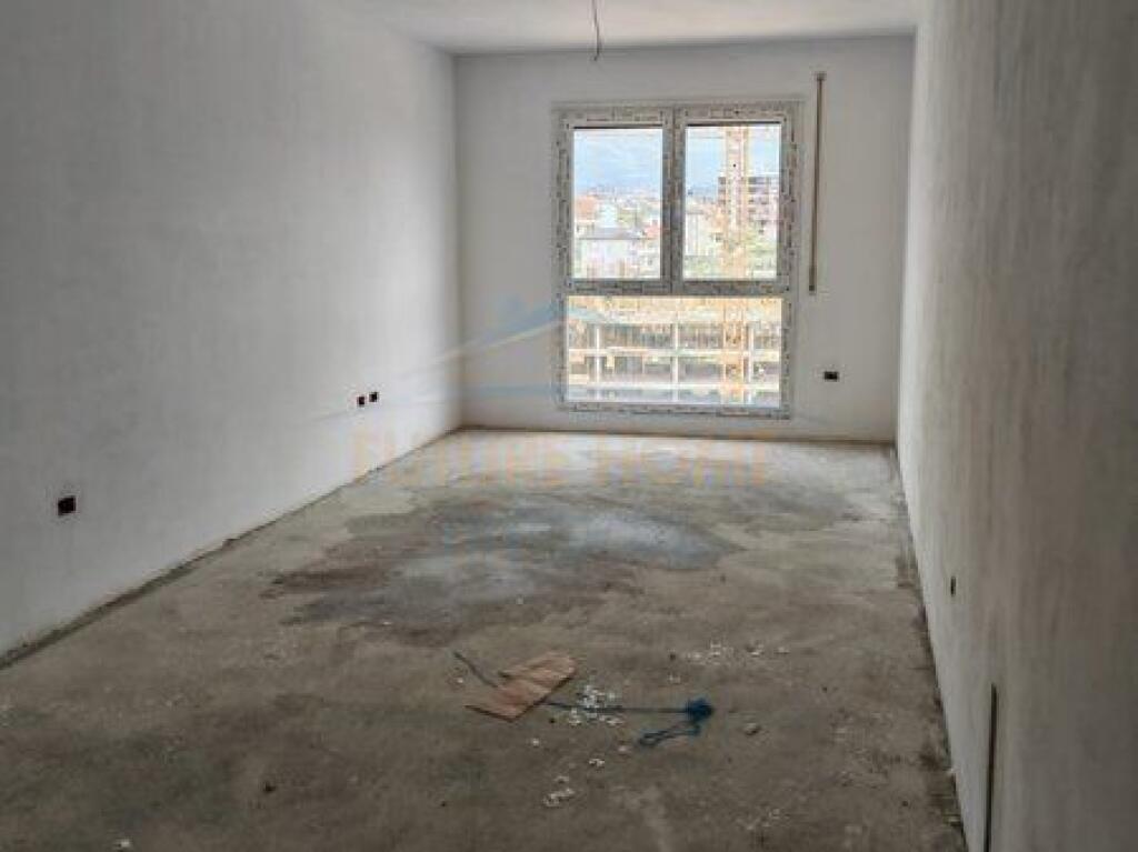 Shitet, Apartament 1+1, Paskuqan, Tiranë.