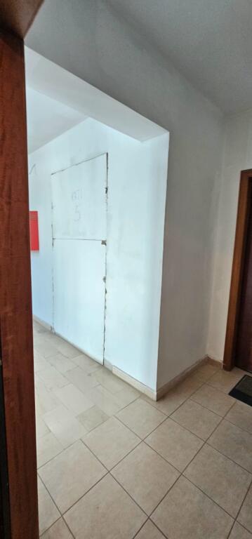 🏖️ Vendesi appartamento 1+1 con possibilità di garage – Miami Beach, Golem