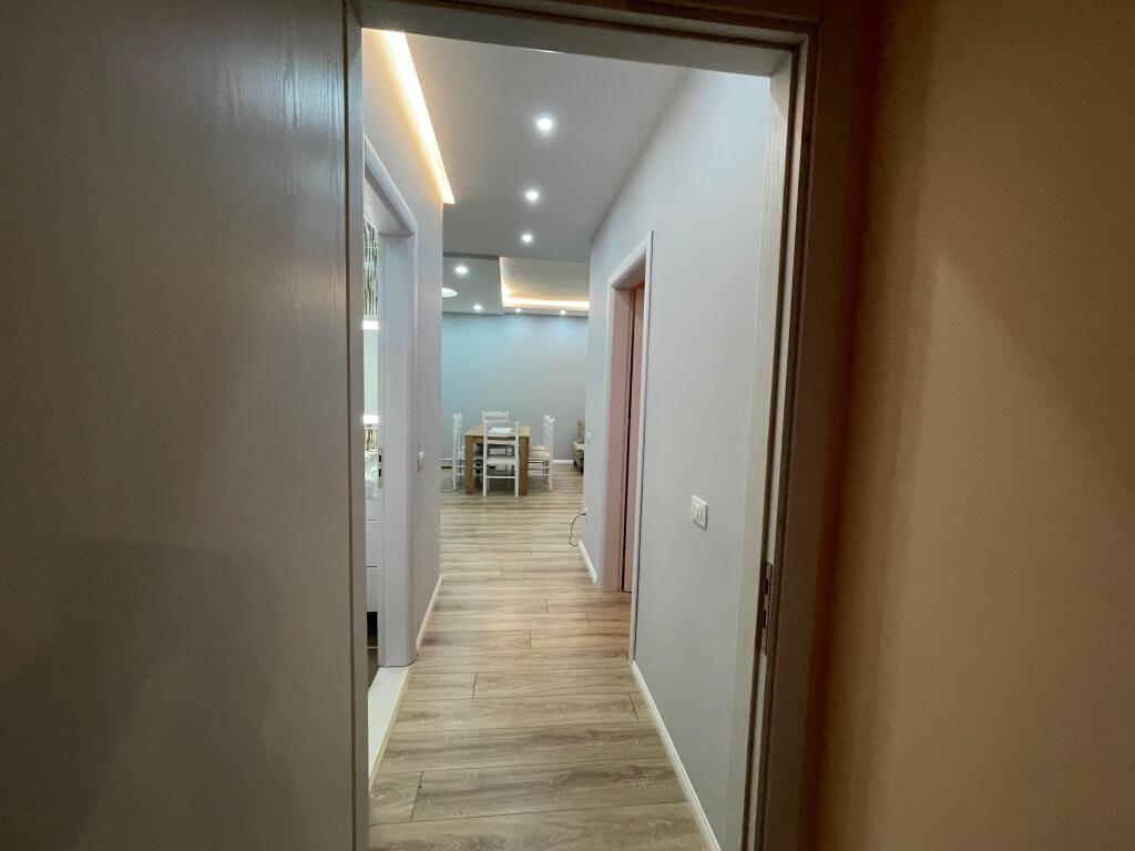 Appartamento 2+1+2 con balcone in vendita a Linze